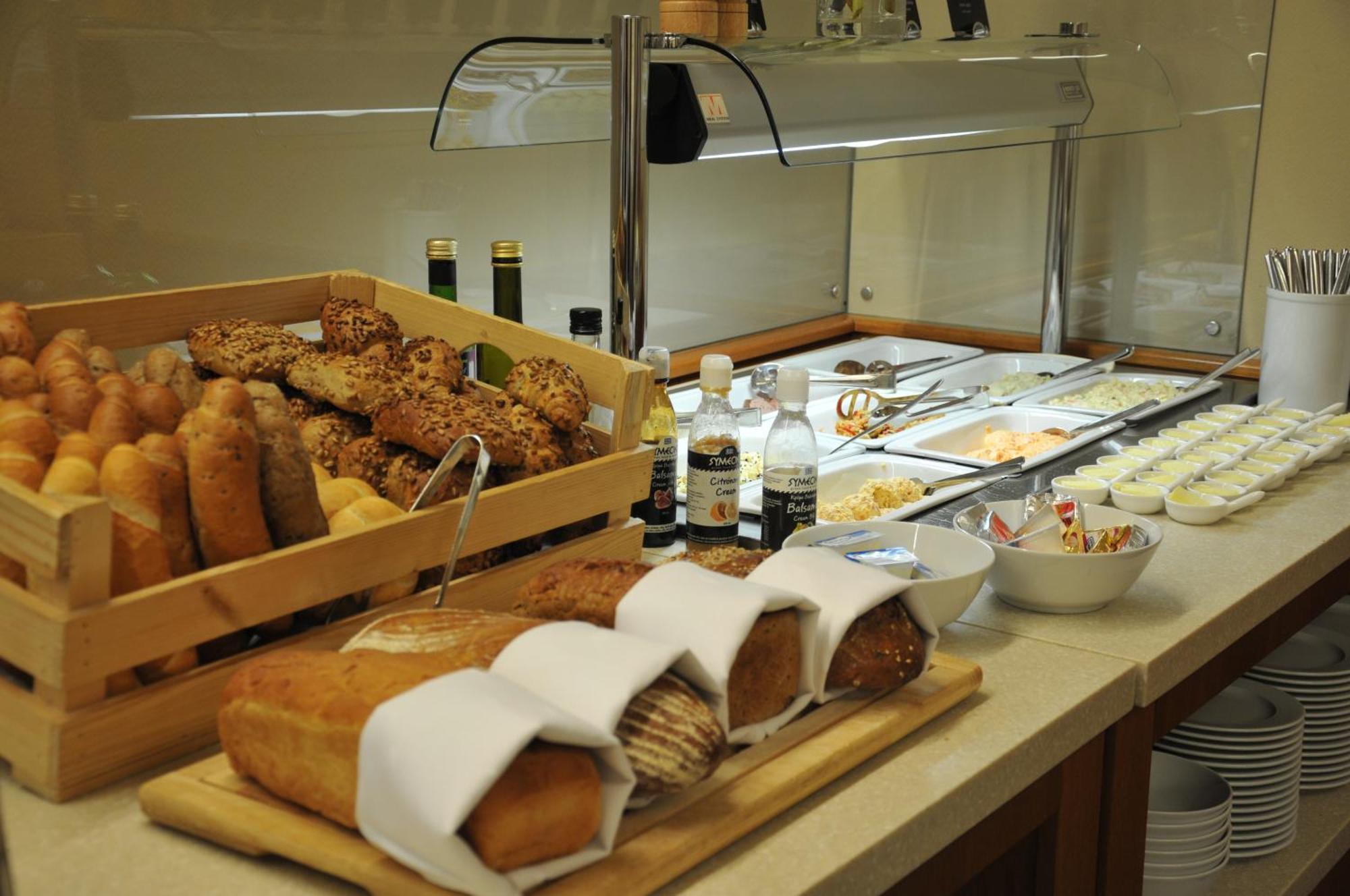 Alexandria Spa & Wellness Hotel ลูฮาโชวิตเซอ ภายนอก รูปภาพ