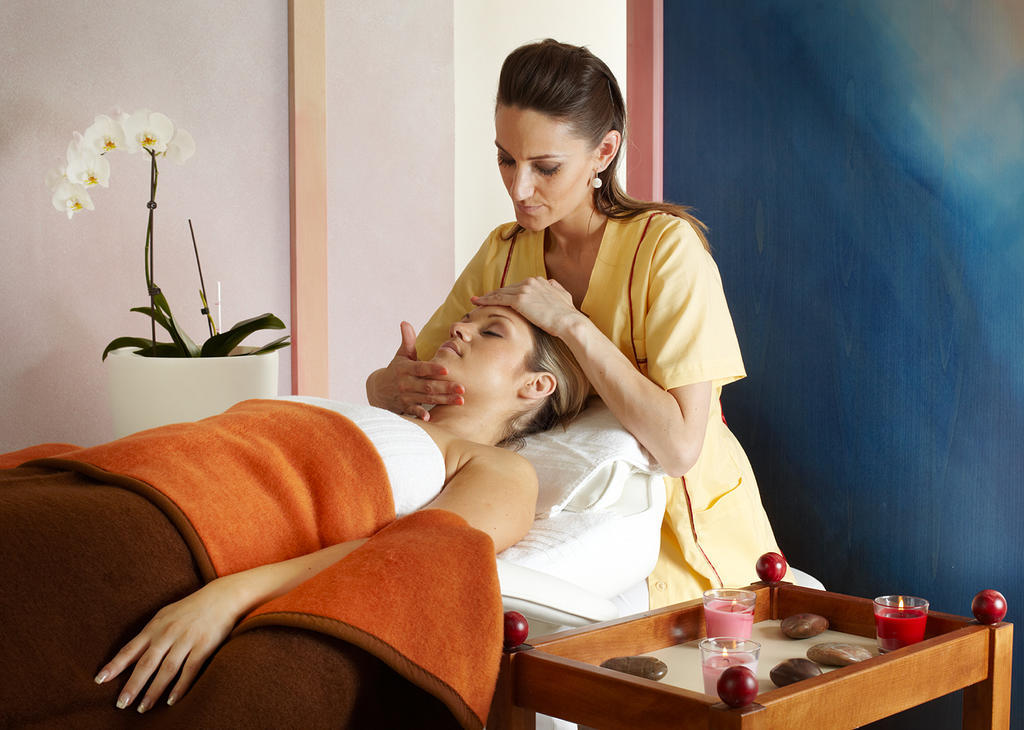 Alexandria Spa & Wellness Hotel ลูฮาโชวิตเซอ ภายนอก รูปภาพ